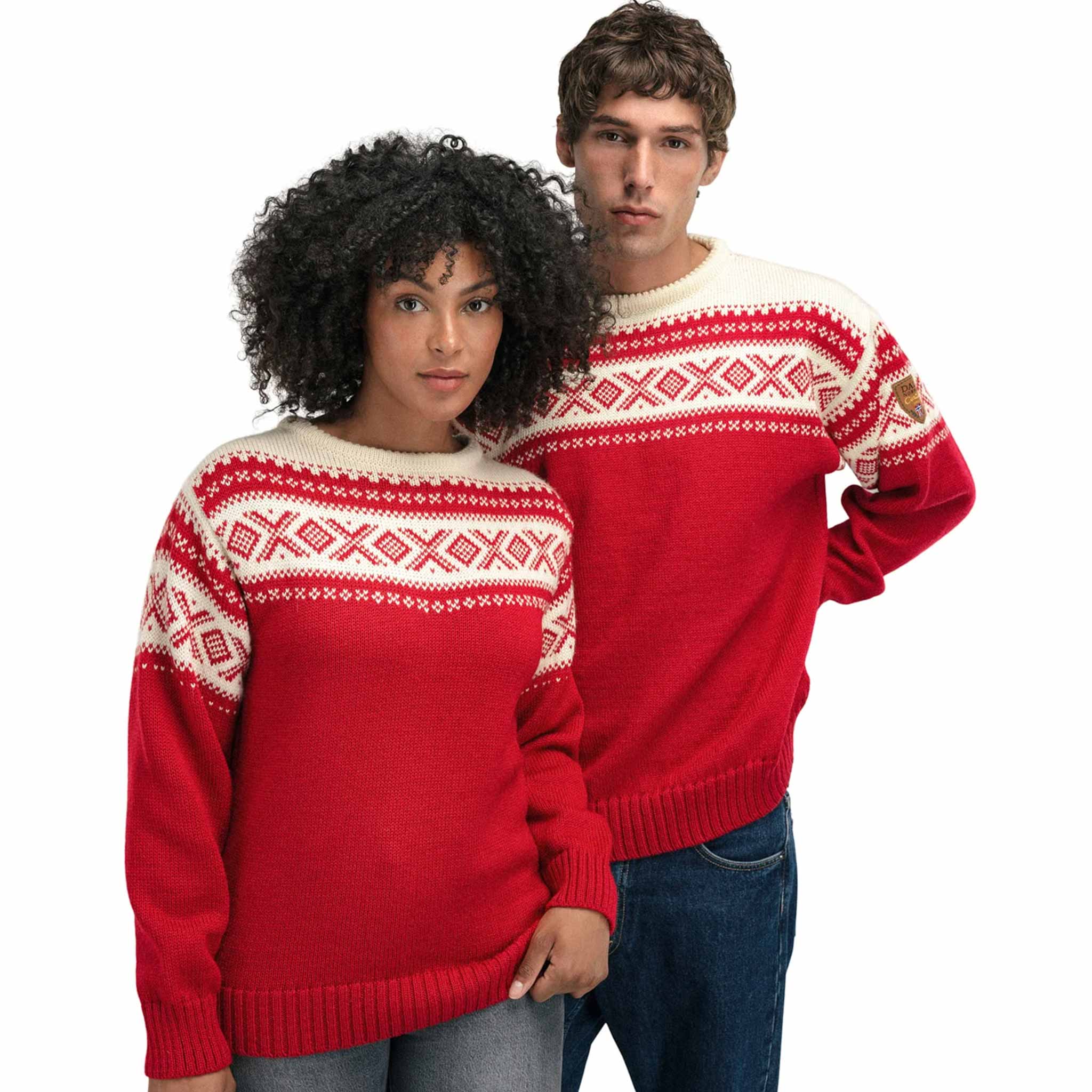 Cortina 1956 Unisex Sweater in Raspberry