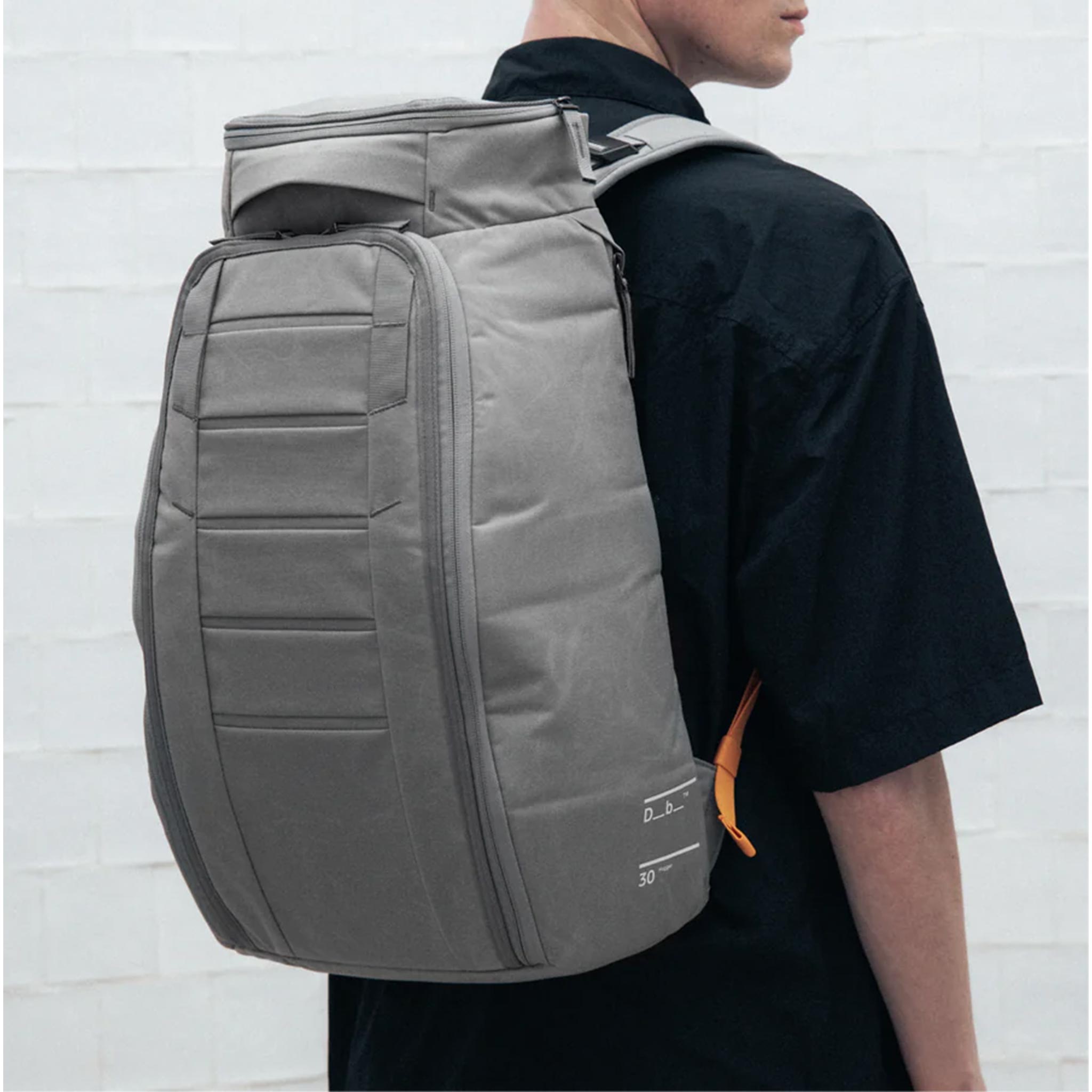 Hugger 30L Backpack in Sand Grey