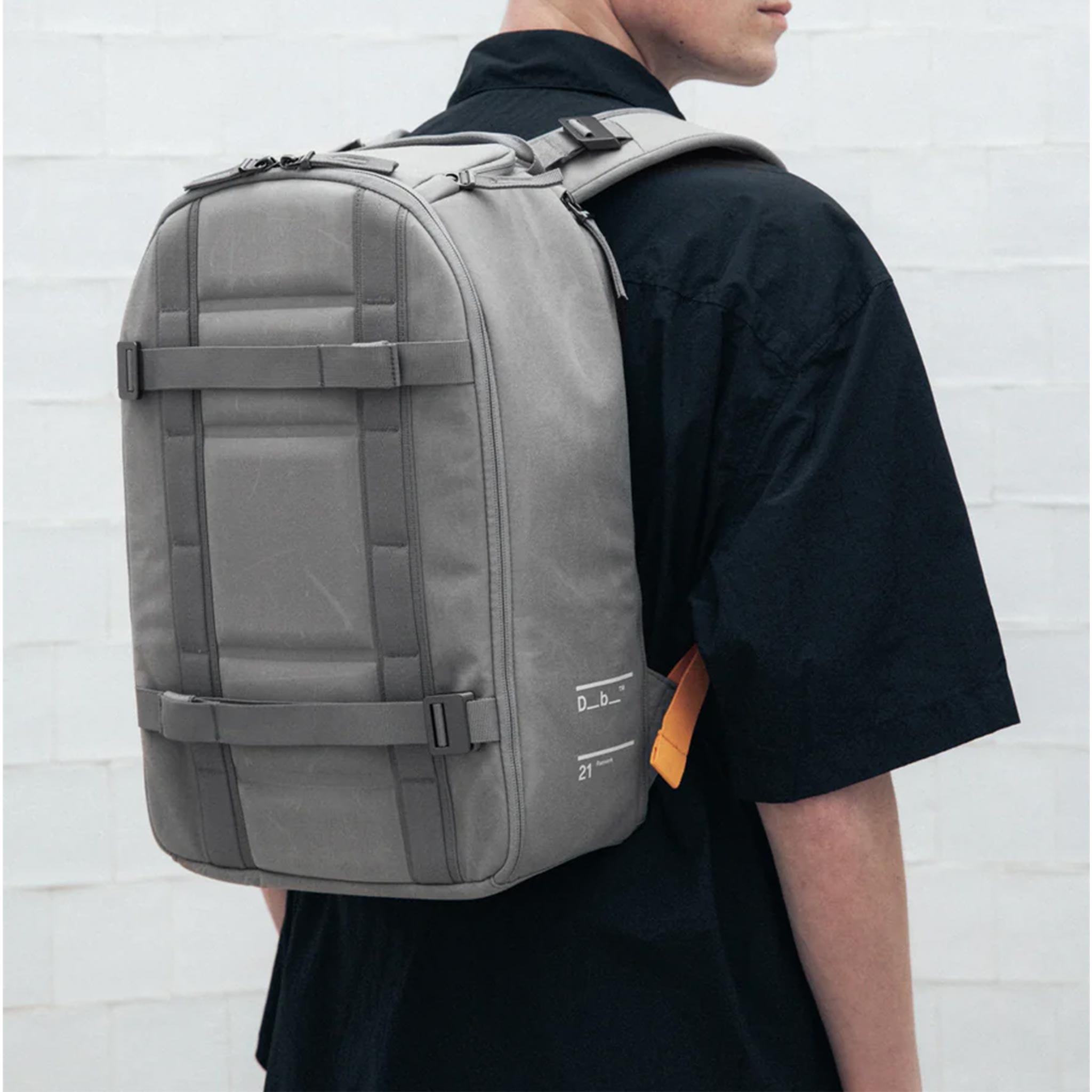 Ramverk 21L Backpack in Sand Grey