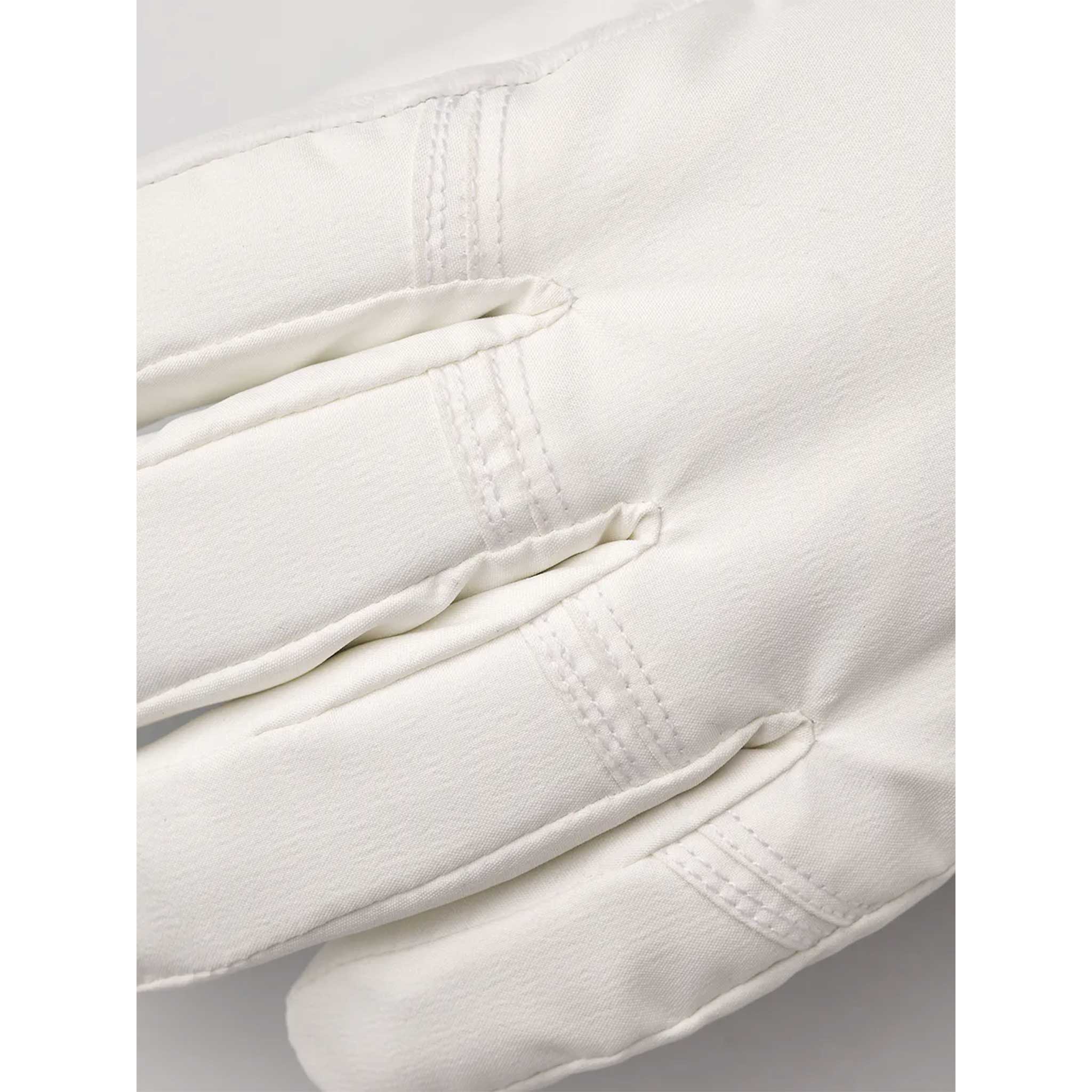 Powder CZone Gloves in Ivory