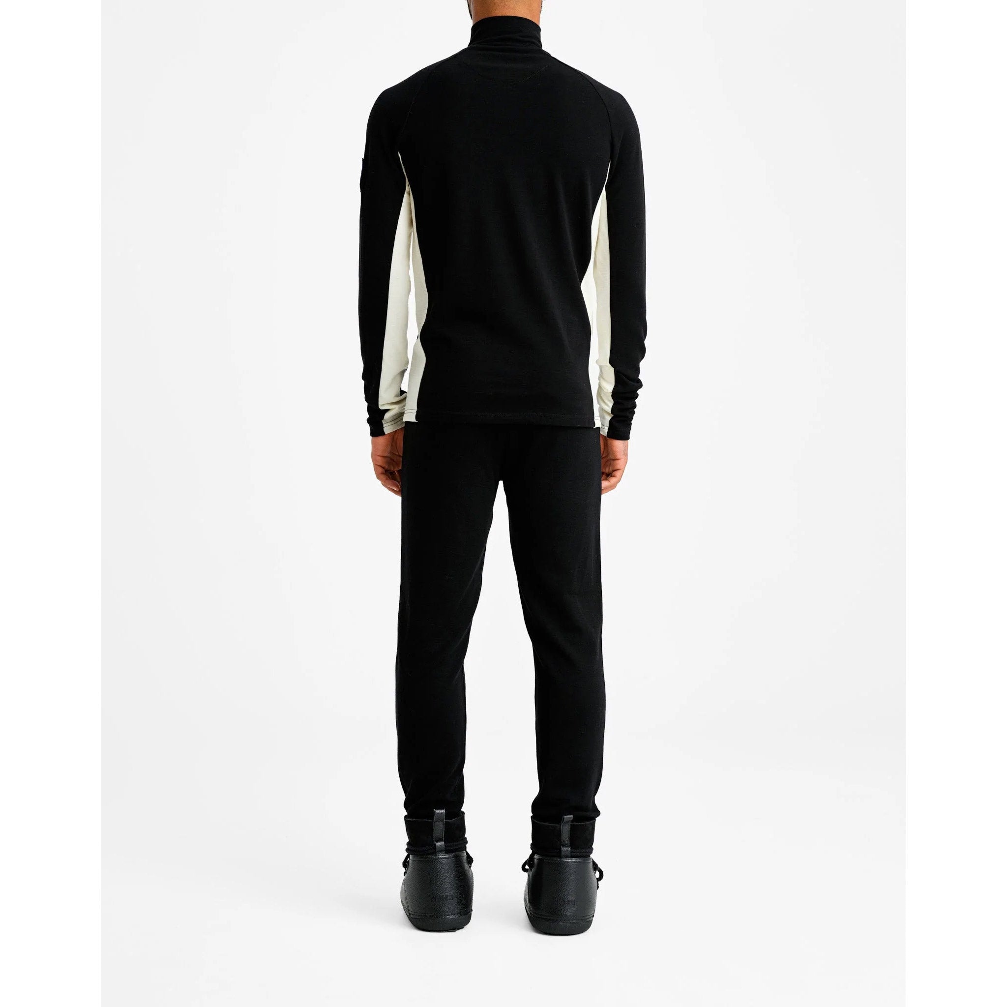 Voss Zipup Sweater in Black